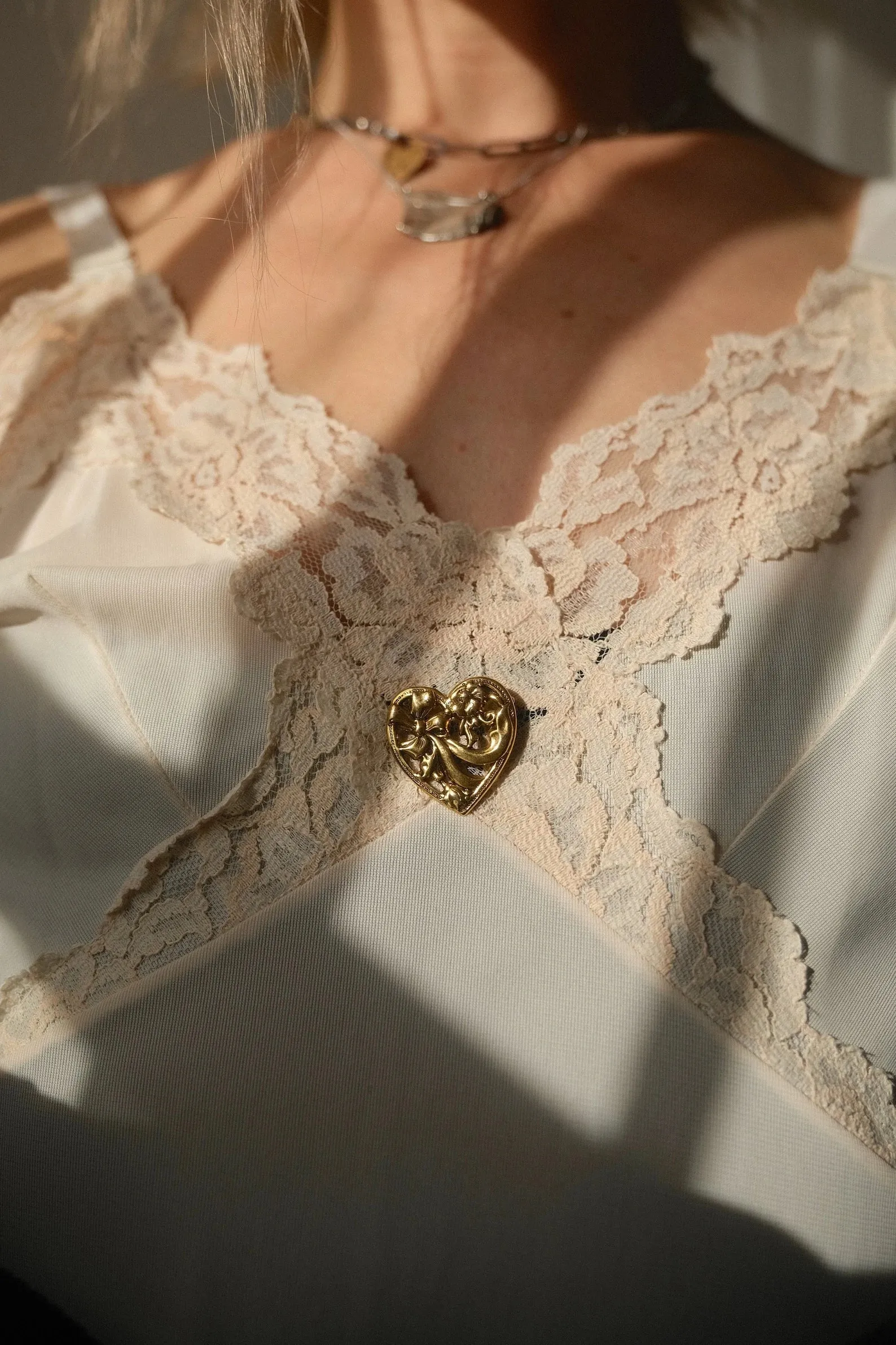 1990s Floral Heart Pin