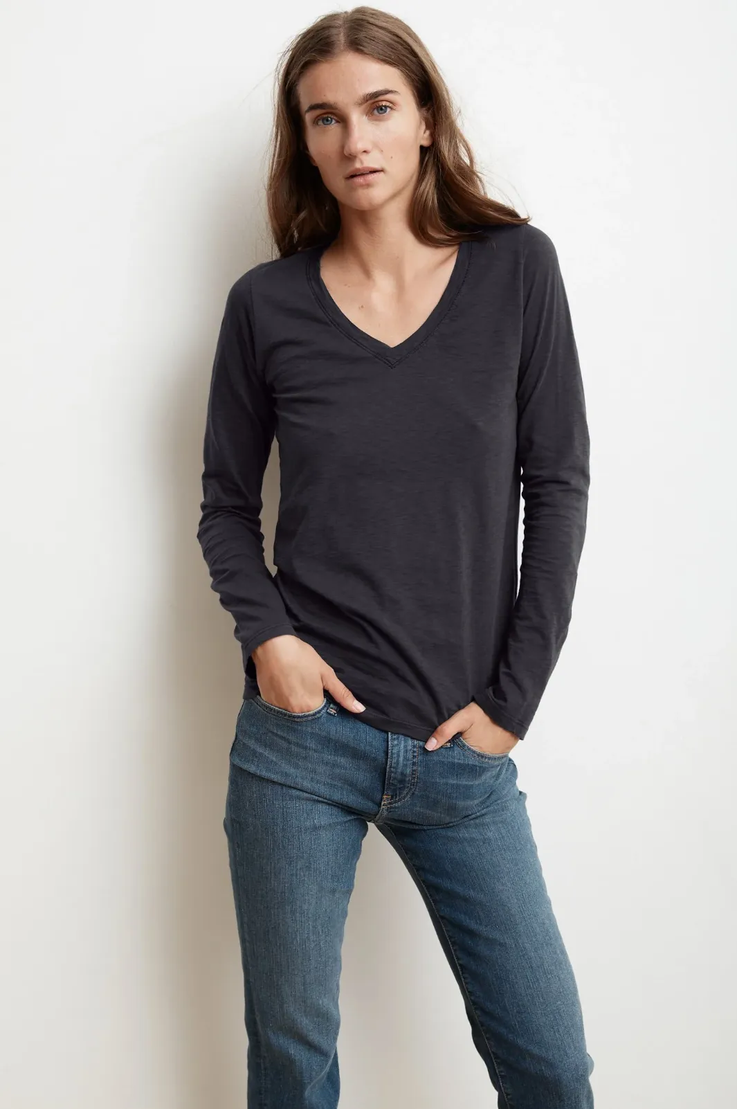 BRIDGET CITY SLUB V-NECK LONG SLEEVE TEE