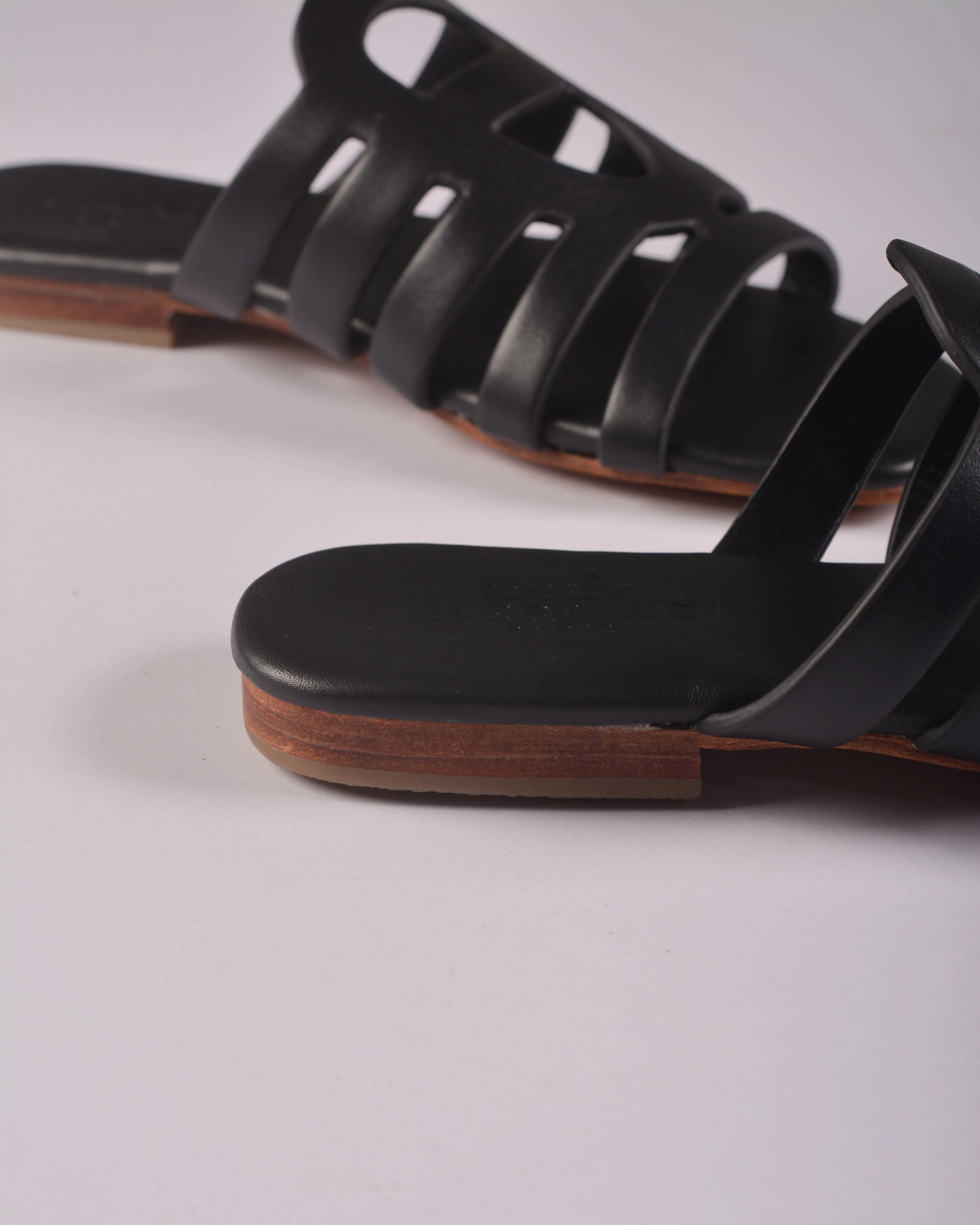 Camelia Sandal Black