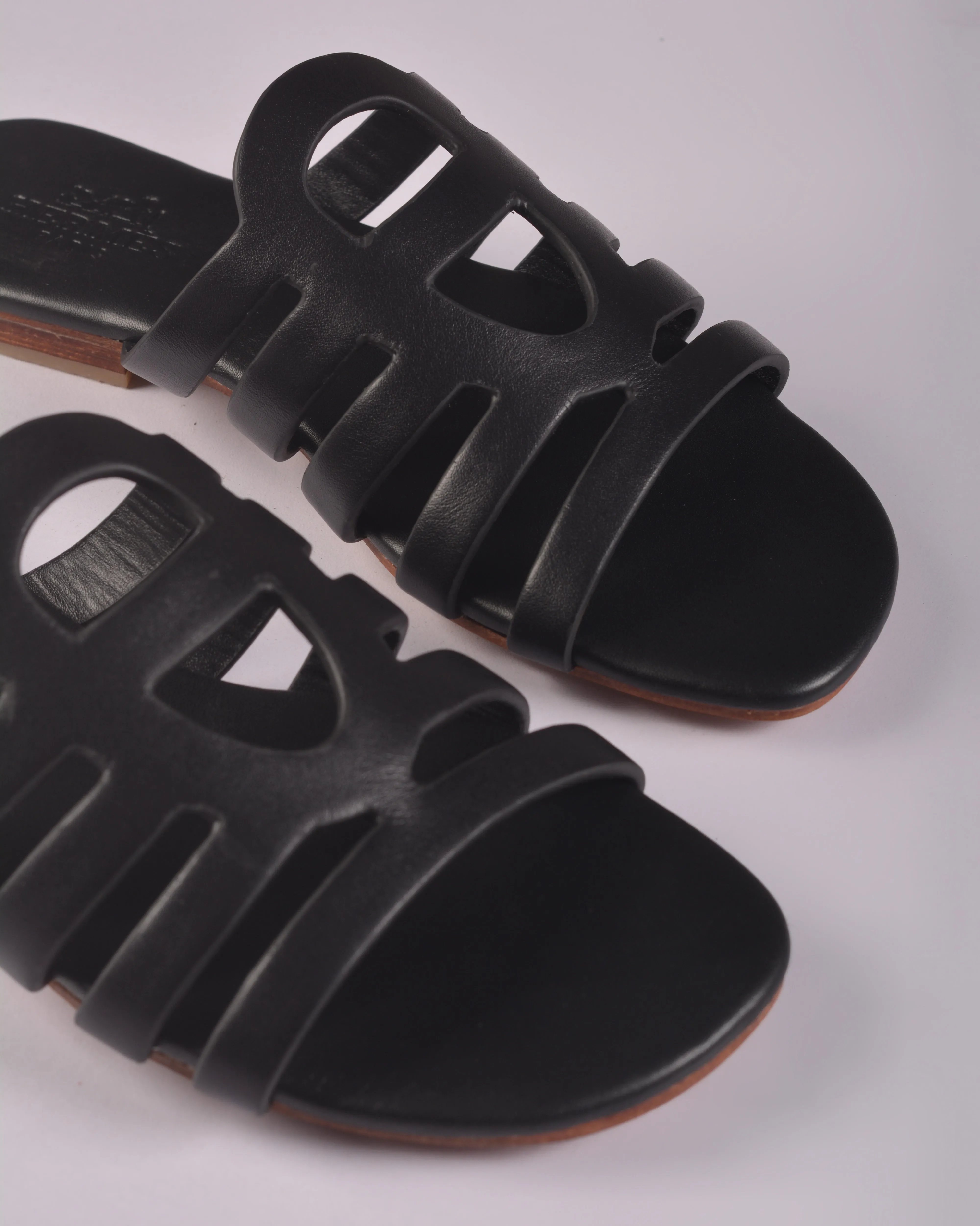 Camelia Sandal Black