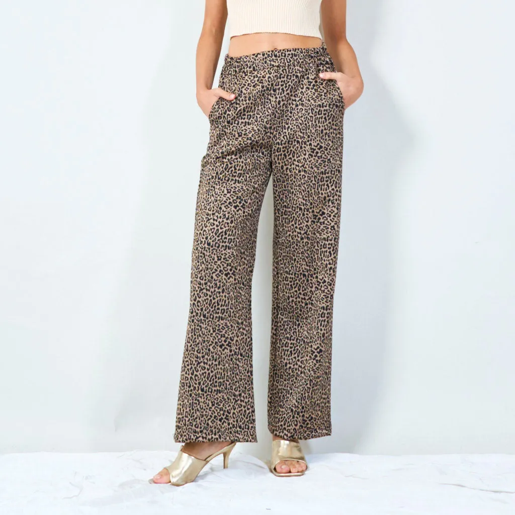 Chic wide leg pants with abstract print wholesale