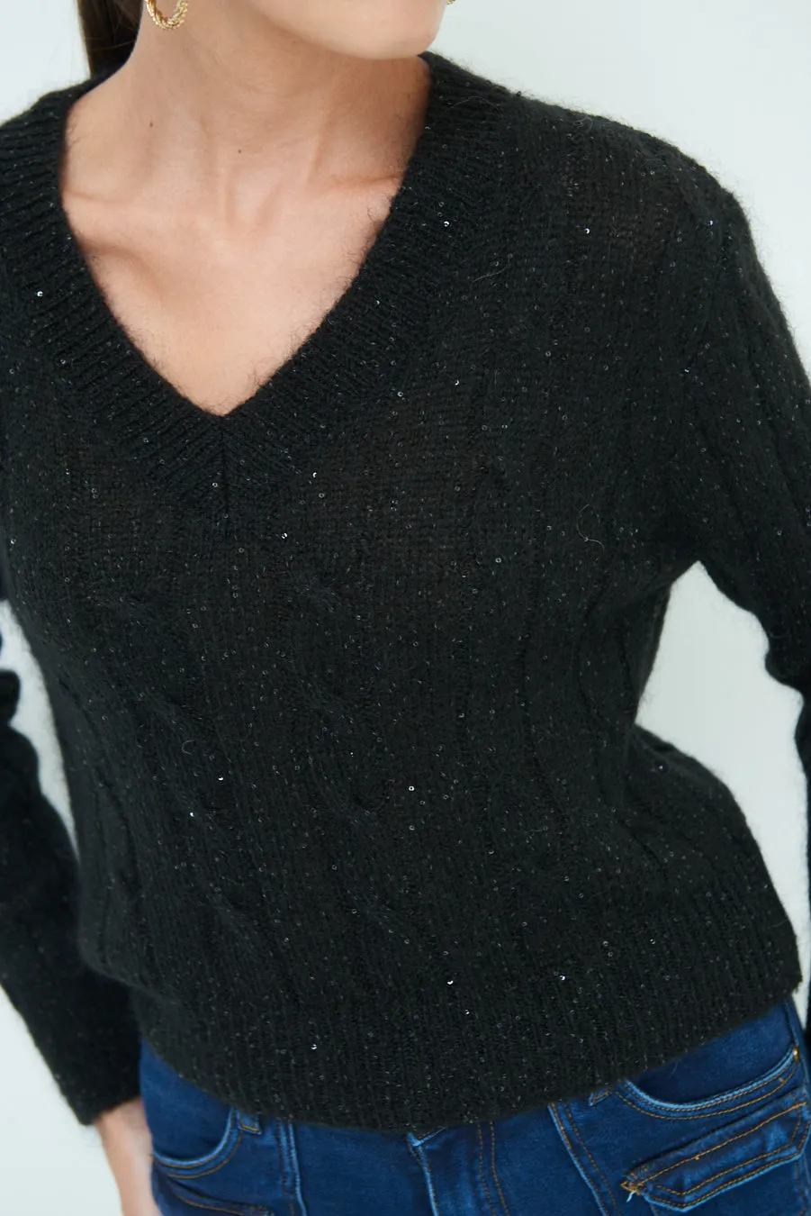 Classic cable knit V-neck sweater wholesale