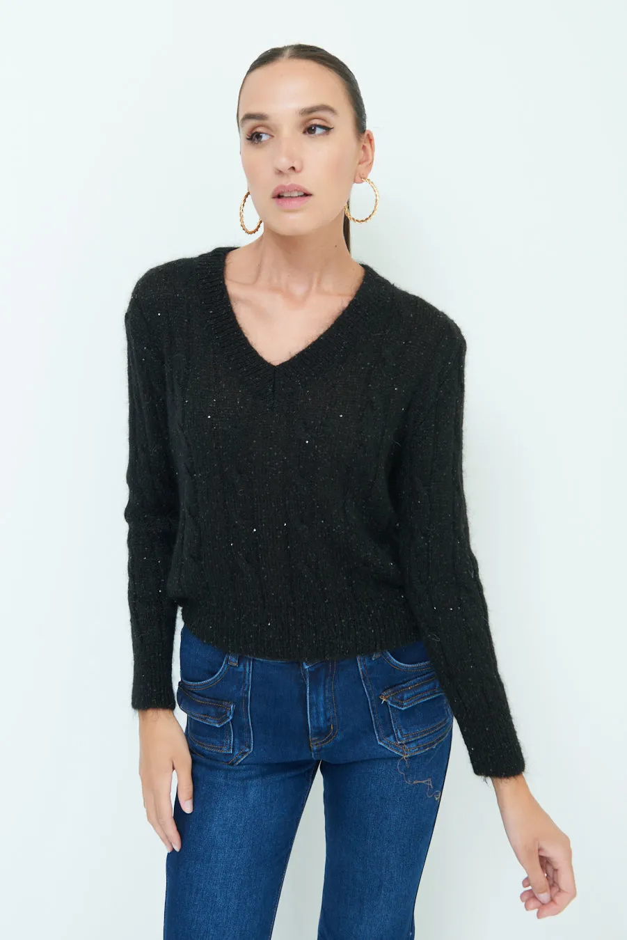 Classic cable knit V-neck sweater wholesale