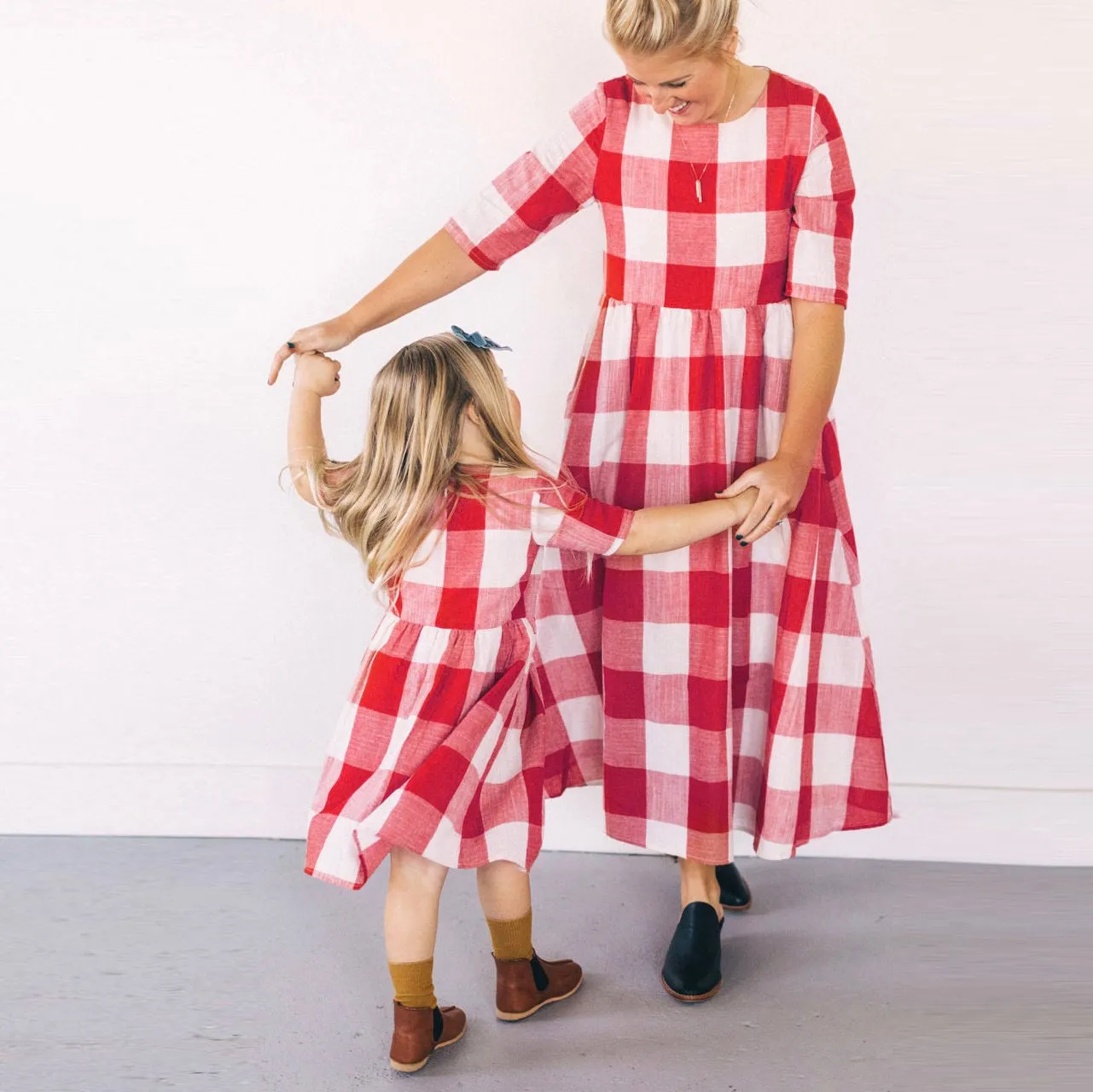 Half Sleeve Mommy and Me Dresses for Mother and Daughter Matching Sets