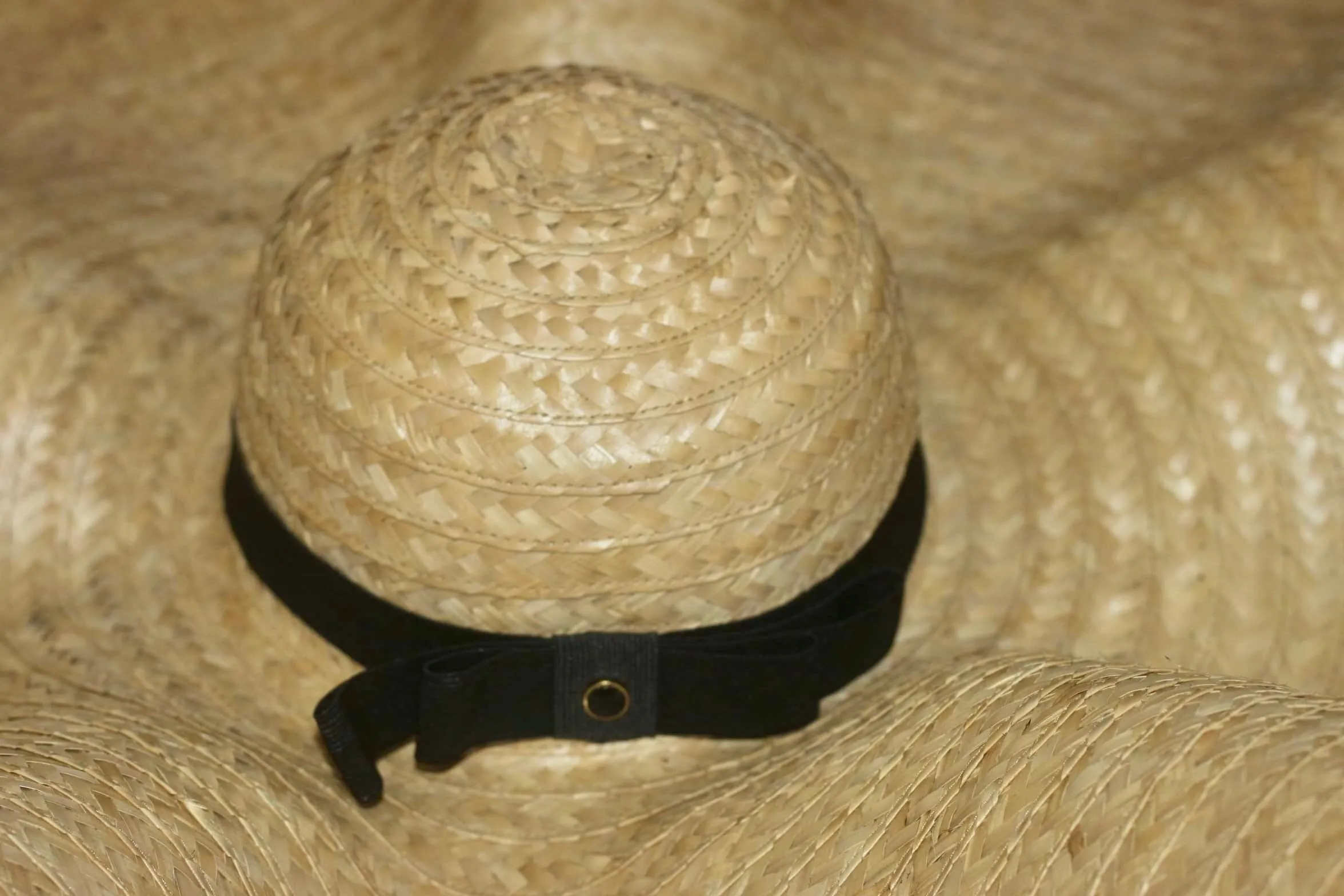 Woven 10' inches Wavy Hat